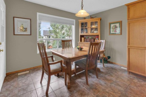 264 Tuscany Ridge View Nw, Calgary, AB - Indoor Photo Showing Dining Room