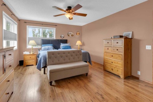 264 Tuscany Ridge View Nw, Calgary, AB - Indoor Photo Showing Bedroom
