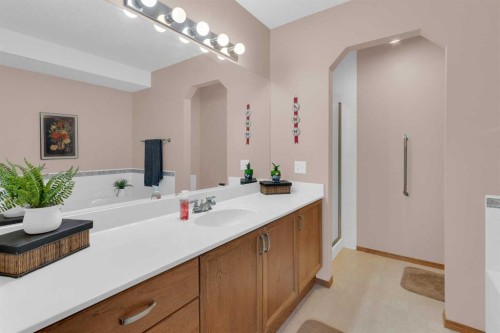 264 Tuscany Ridge View Nw, Calgary, AB - Indoor Photo Showing Bathroom