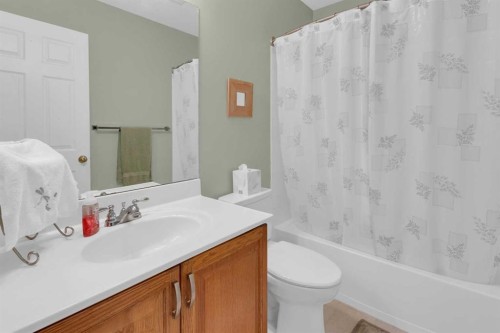 264 Tuscany Ridge View Nw, Calgary, AB - Indoor Photo Showing Bathroom