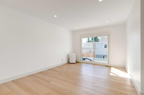 4503 75 Street Nw, Calgary, AB - Indoor Photo Showing Other Room