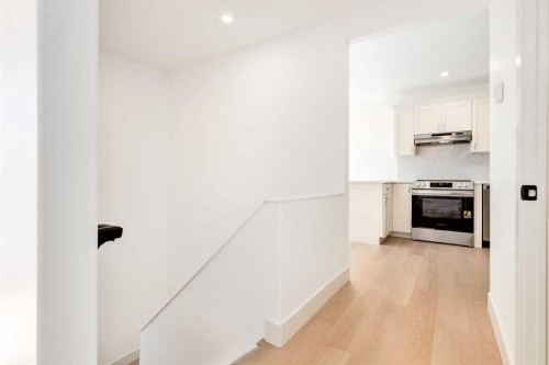 4503 75 Street Nw, Calgary, AB - Indoor