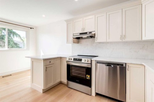 4503 75 Street Nw, Calgary, AB - Indoor Photo Showing Kitchen With Stainless Steel Kitchen
