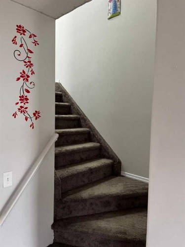 50 Tarawood Lane Ne, Calgary, AB - Indoor Photo Showing Other Room