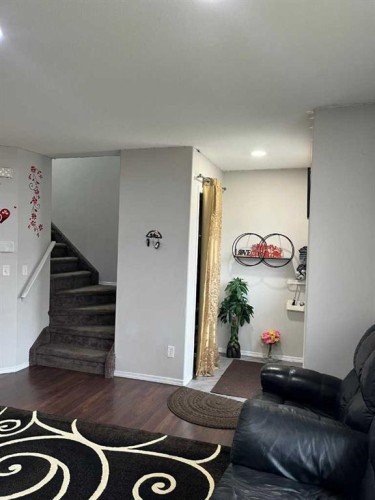 50 Tarawood Lane Ne, Calgary, AB - Indoor