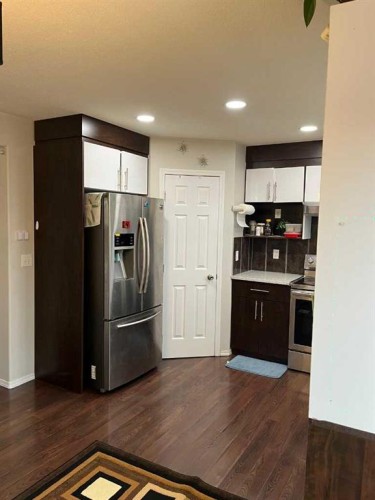 50 Tarawood Lane Ne, Calgary, AB - Indoor Photo Showing Kitchen