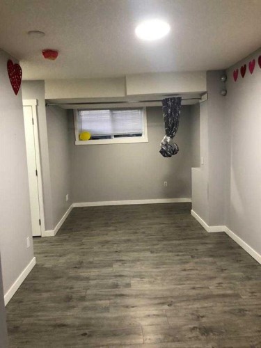 50 Tarawood Lane Ne, Calgary, AB - Indoor Photo Showing Other Room
