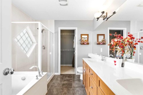 22 Westfall Drive, Okotoks, AB - Indoor Photo Showing Bathroom