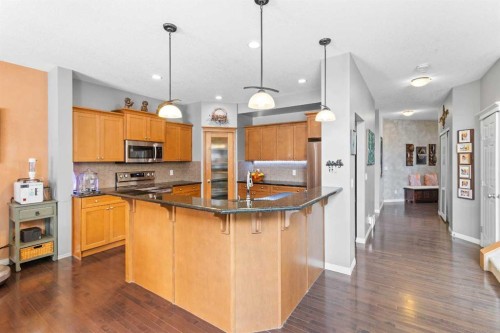 22 Westfall Drive, Okotoks, AB - Indoor Photo Showing Kitchen