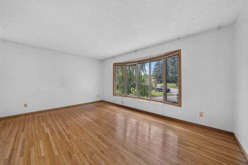 135 Huntcroft Way Ne, Calgary, AB - Indoor Photo Showing Other Room
