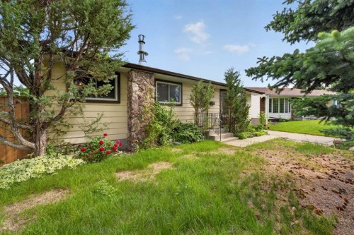 135 Huntcroft Way Ne, Calgary, AB - Outdoor