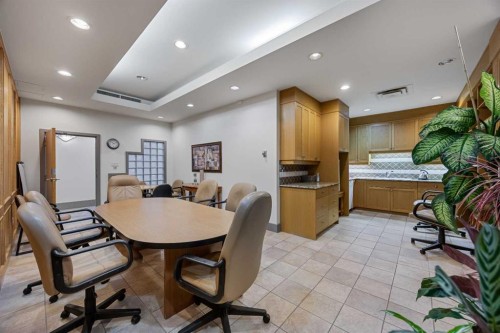 204-4603 Varsity Drive Nw, Calgary, AB 