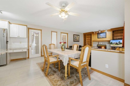 71 Woodpark Close Sw, Calgary, AB - Indoor Photo Showing Dining Room