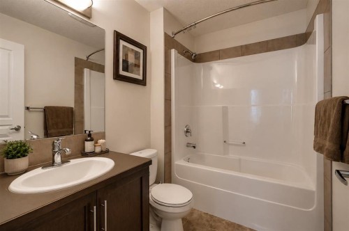 207-22 Panatella Road Nw, Calgary, AB - Indoor Photo Showing Bathroom