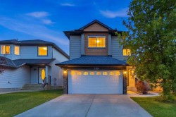 793 Luxstone Landing SWAirdrie, AB T4B 3K9