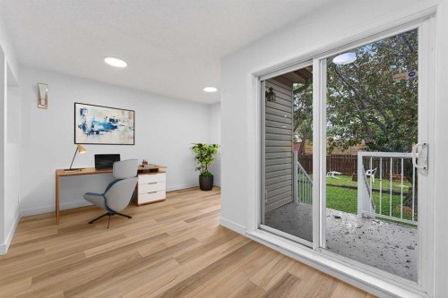 1091 Berkley Drive Nw, Calgary, AB - Indoor