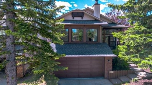 1091 Berkley Drive Nw, Calgary, AB - Outdoor