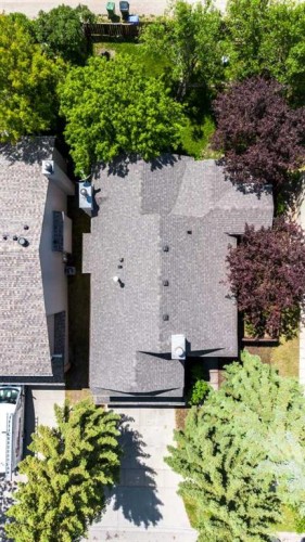 1091 Berkley Drive Nw, Calgary, AB - Outdoor