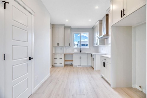 28 Mitchell Way Nw, Calgary, AB 