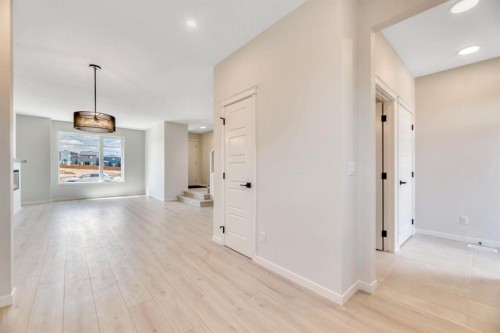 28 Mitchell Way Nw, Calgary, AB 