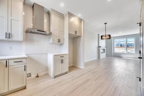 28 Mitchell Way Nw, Calgary, AB 