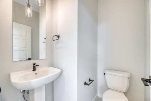 28 Mitchell Way Nw, Calgary, AB 