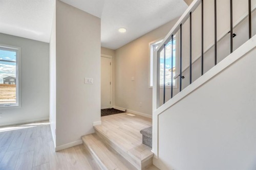 28 Mitchell Way Nw, Calgary, AB 