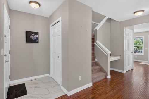 118 Royal Birch Villas Nw, Calgary, AB - Indoor Photo Showing Other Room