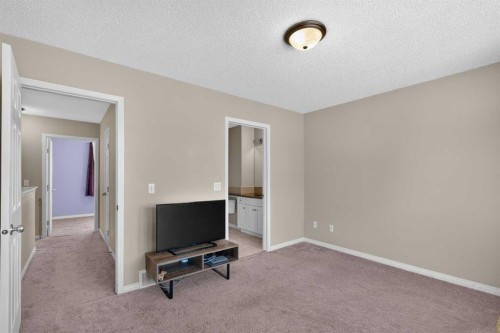 118 Royal Birch Villas Nw, Calgary, AB - Indoor Photo Showing Other Room