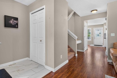 118 Royal Birch Villas Nw, Calgary, AB - Indoor Photo Showing Other Room