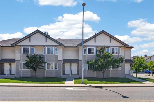 118 Royal Birch Villas Nw, Calgary, AB - Outdoor With Facade