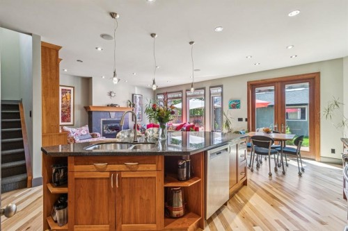 2033 Bowness Road Nw, Calgary, AB - Indoor Photo Showing Kitchen With Double Sink With Upgraded Kitchen