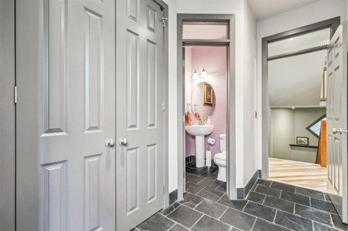 2033 Bowness Road Nw, Calgary, AB - Indoor Photo Showing Other Room