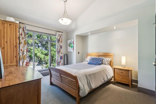 2033 Bowness Road Nw, Calgary, AB - Indoor Photo Showing Bedroom