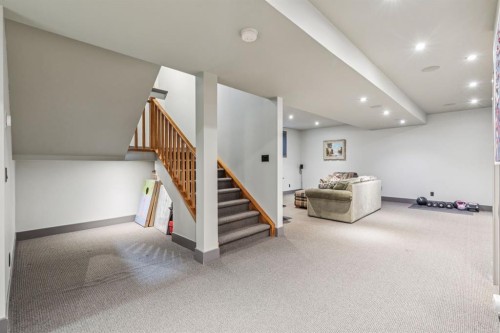 2033 Bowness Road Nw, Calgary, AB - Indoor