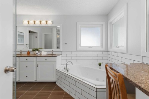 58 Mountain Park Drive Se, Calgary, AB - Indoor Photo Showing Bathroom