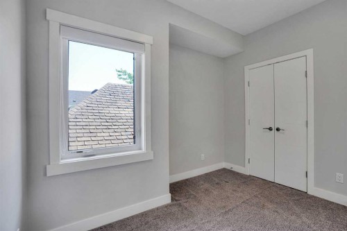 1018 20 Avenue Se, Calgary, AB - Indoor Photo Showing Other Room