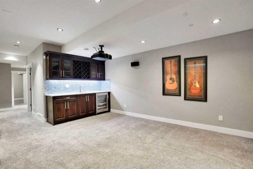 1018 20 Avenue Se, Calgary, AB - Indoor Photo Showing Other Room