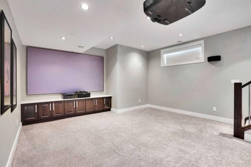 1018 20 Avenue Se, Calgary, AB - Indoor Photo Showing Other Room