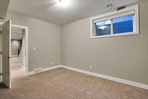 1018 20 Avenue Se, Calgary, AB - Indoor Photo Showing Other Room