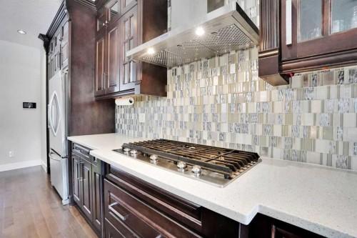 1018 20 Avenue Se, Calgary, AB - Indoor Photo Showing Kitchen With Upgraded Kitchen