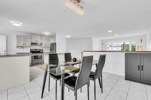 6716 37 Avenue Ne, Calgary, AB - Indoor