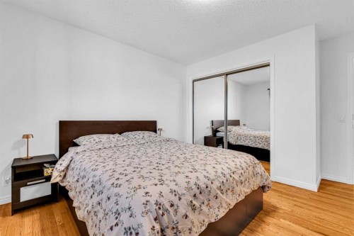 6716 37 Avenue Ne, Calgary, AB - Indoor Photo Showing Bedroom