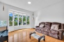 6716 37 Avenue Ne, Calgary, AB  - Indoor Photo Showing Living Room 