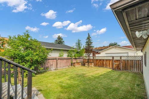 6716 37 Avenue Ne, Calgary, AB - Outdoor