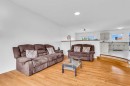 6716 37 Avenue Ne, Calgary, AB  - Indoor Photo Showing Living Room 