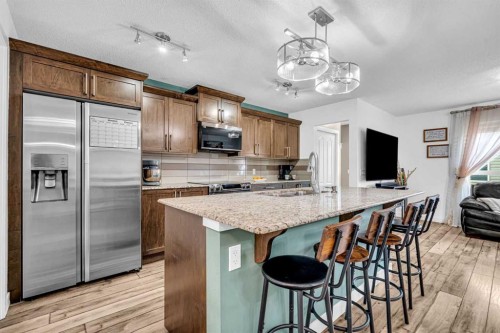 1444 Legacy Circle Se, Calgary, AB - Indoor Photo Showing Kitchen