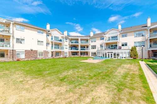 108-9449 19 Street Sw, Calgary, AB - Outdoor