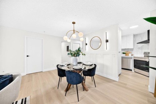 3204-80 Glamis Drive Sw, Calgary, AB - Indoor Photo Showing Other Room