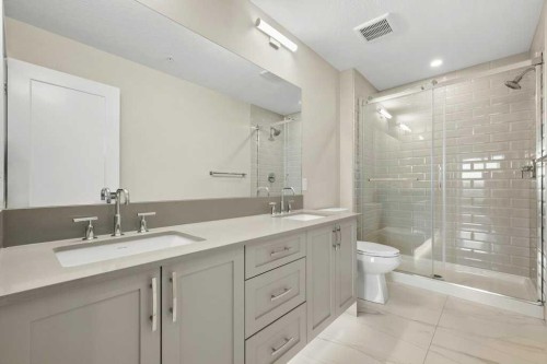 306-1702 17 Avenue Sw, Calgary, AB - Indoor Photo Showing Bathroom